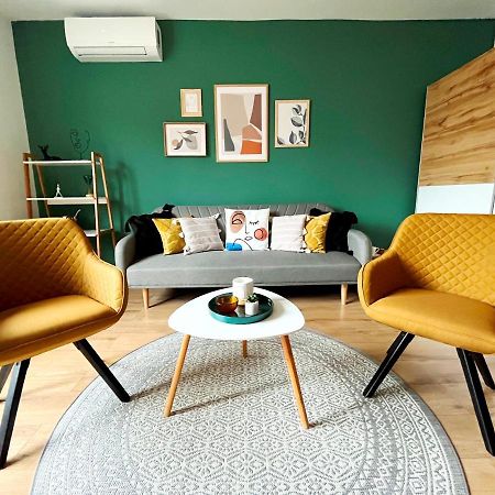 Artic Home Apartman-Nearby City Center! Pecs Exterior photo